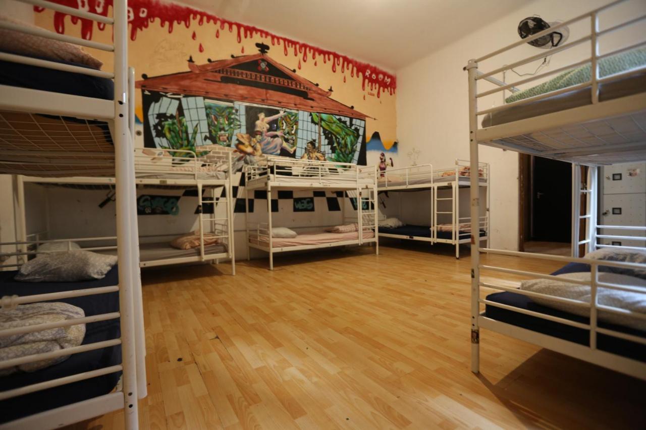 Hostel Retox Party *