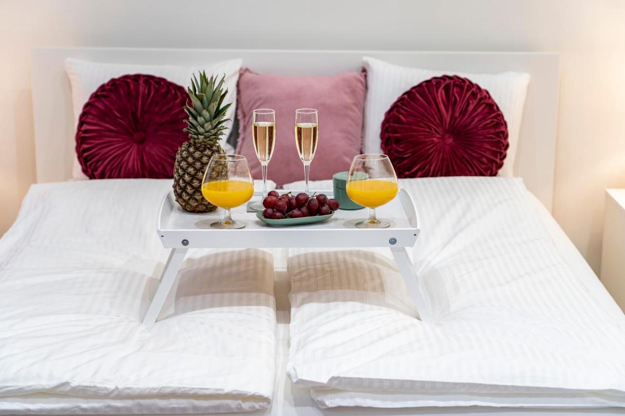 City Centre Deluxe Apartment *