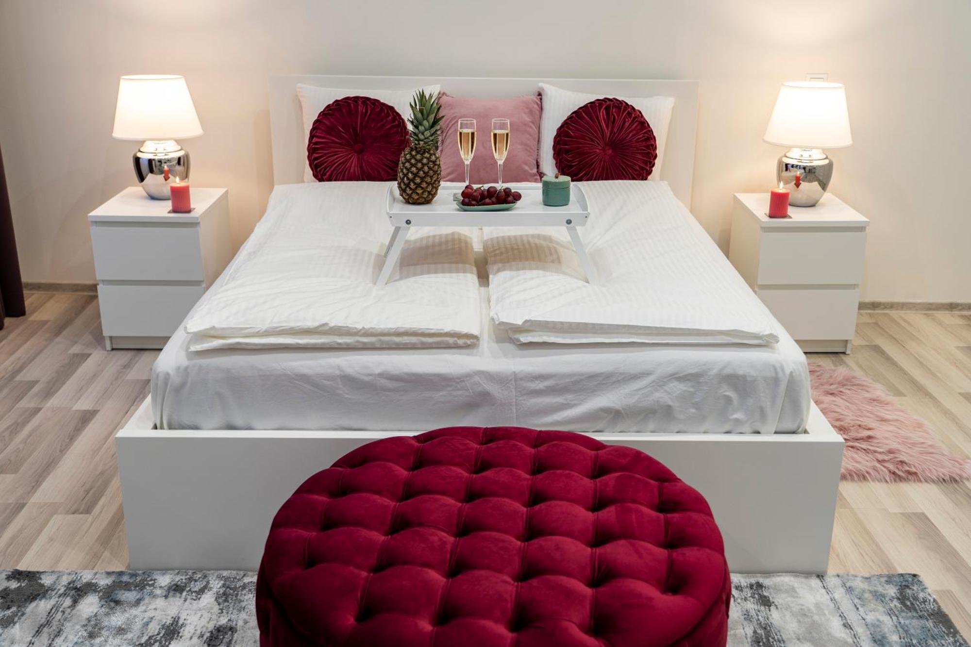 City Centre Deluxe Apartment *