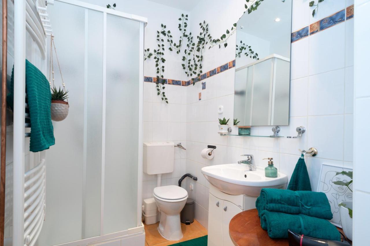 Cozy Boho Apartment, Super Central, Parliament, Netflix Budapest