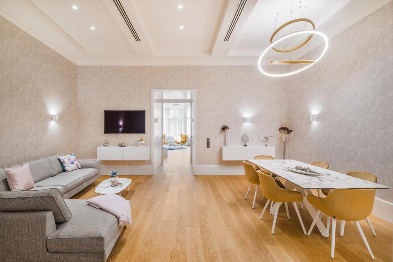 Vision By Continental Group 4*