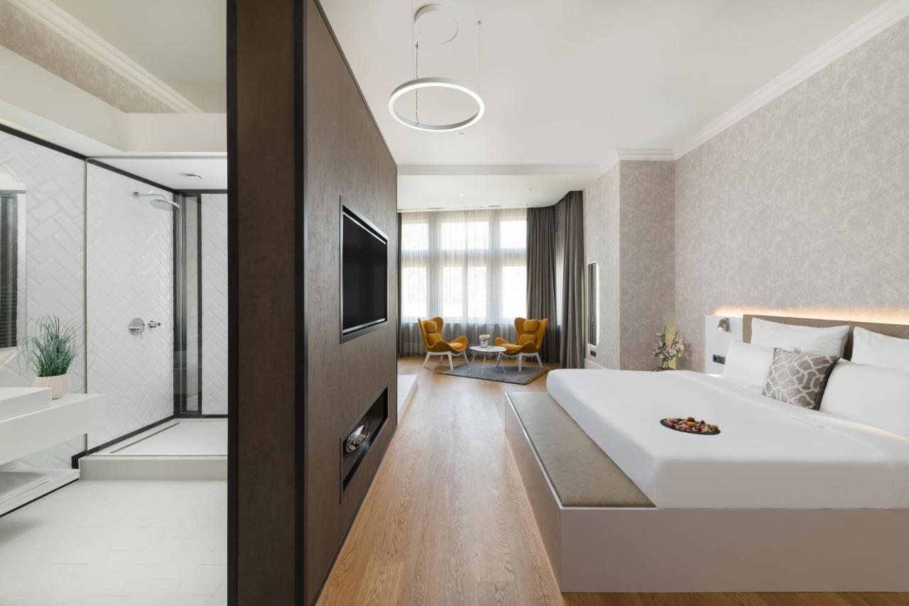 Vision By Continental Group 4*