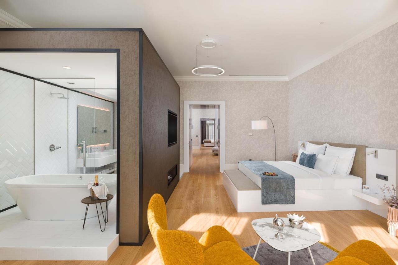 Vision By Continental Group 4*