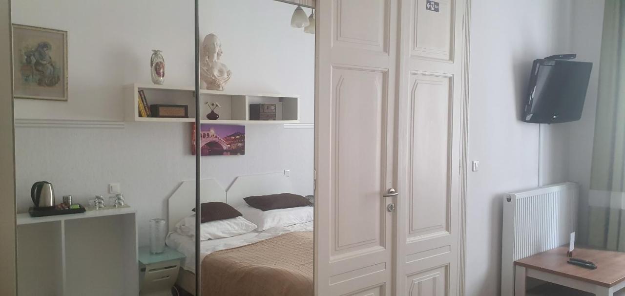 Butterfly Danube Bed & Breakfast Budapest