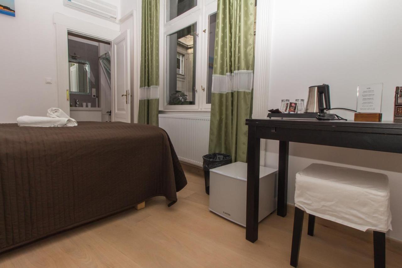 Bed & Breakfast Butterfly Danube 3*