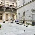 Ecostay Apartment Zoltan Street
