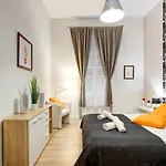 Standard Apartment By Hi5 - Weiner Leo