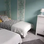 Cozy Design Downtown Apartment