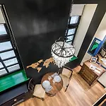 Unique & Stylish - Home Of Traveler In City Center
