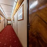 Grand Jules - Boat Hotel