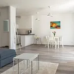 Amphora Luxury Apartment With Free Private Parking And Cozy Balcony