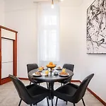 Bpr Swan Apartment Near The Buda Castle