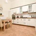Standard Apartment By Hi5 - St. King Street 16.
