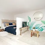 Cosy Cottage - Cheerful Apartment In The Center
