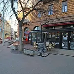 Cosy Cottage - Cheerful Apartment In The Center
