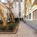 Karolyi Street - Central Location Quiet Place 2Ppl