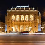 Centrum Opera Luxury Apartment With Free Garage