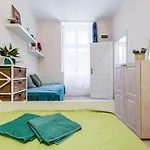 Central Downtown Apartment