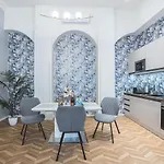 Luxury Gold 2 Bedroom Apartment