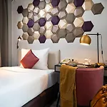 Three Corners Hotel Art