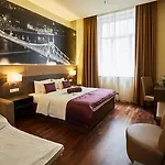 12 Revay Hotel