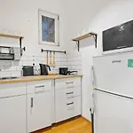 Venus Apartments - Akacfa II