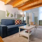Cosy Apartment In Central District.