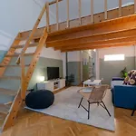 Cosy Apartment In Central District.