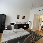 Love, Peace & Easy Living Apartment