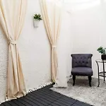 Goldsmith Apartment