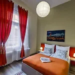 Goodmo House