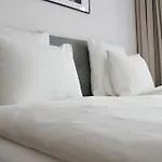 Premium Apartment By Hi - Central 2 Bedroom - Best View