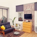 Trendy & Cozy Apartment At Heroes\' Square