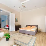 F24 Ferenc Apartment