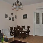 Matyas House In The City Center