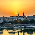 Luxury Residence With A Beautiful View For The Danube River