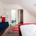 Cecile\'S Central, Gastro Str, Wifi, 2 Bed And 2 Bathrooms
