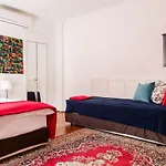 Cecile\'S Central, Gastro Str, Wifi, 2 Bed And 2 Bathrooms