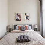 Exclusive Rakoczi Residence By Anna