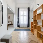 Setting Sun Apartment