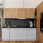 Exclusive Rakoczi Residence By Anna
