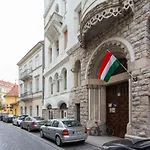 Exclusive Central Apartment Next To The Fashion Street