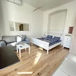 Cozy Party Flat