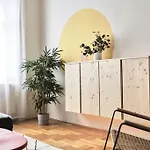 Unwind In Style W Sauna Dsgn 2Br Home