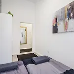 O Street 3 Bedroom Stylish Apartment