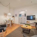 Central&Cozy Balcony!3Bdr 2Bth