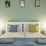 Stylish & Central 2Br Apartment
