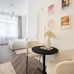 E13 - Grand Boulevard Heritage Suite - Best Location By Bqa