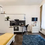 Stylish Downtown Studio