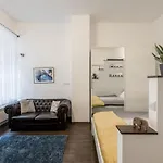 Stylish Downtown Studio